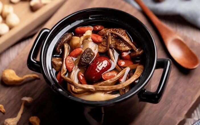 茶树菇老鸭汤的做法/茶树菇煲汤