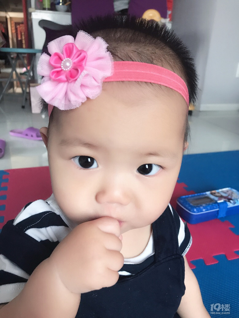 萌萌哒小宝也是妈妈的小模特