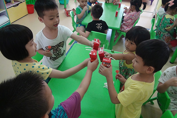 小孩子害羞胆小怎么办