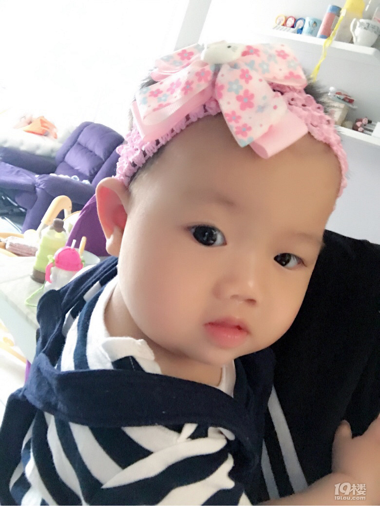 萌萌哒小宝也是妈妈的小模特