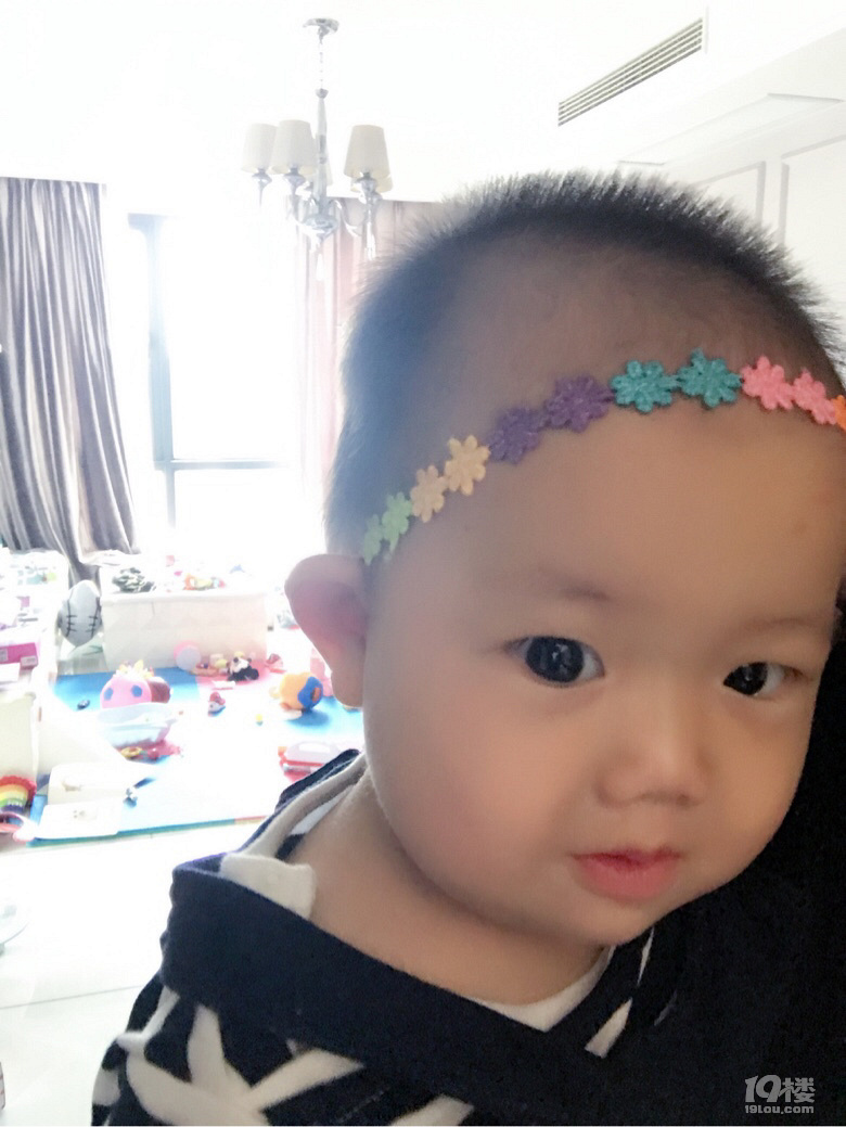 萌萌哒小宝也是妈妈的小模特